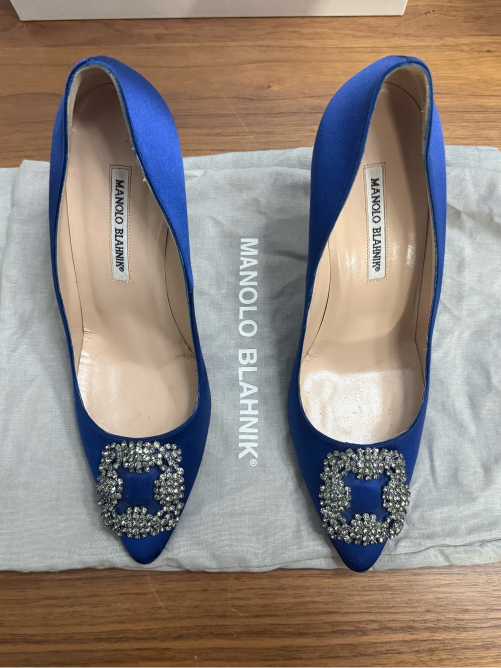 Manolo Blahnik Hangisi 105mm Satin Pumps 
*THE SEX AND THE CITY SHOES*